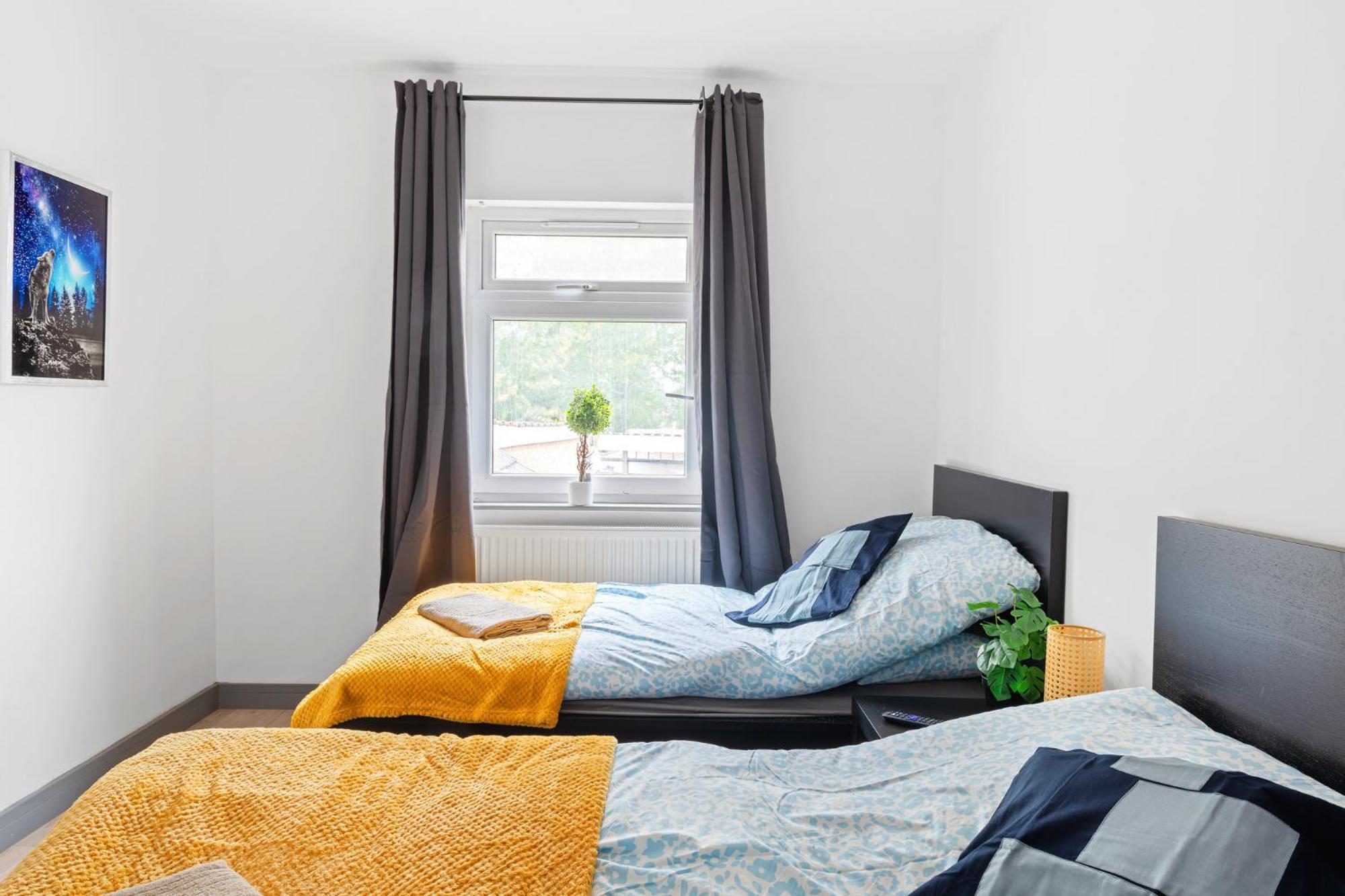 Stanion Luxurious 3 Bedroom Modern House Northamptonshire, Double, Twins, Single, Free Parking, Free Wi-Fi, Pets, Up To 8 Sleeps, 4 Smart Tvs コービー エクステリア 写真